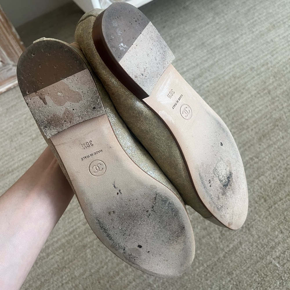 Chanel CC logo beige metallic suede ballet flats. Size 38.5 - Picture 13 of 14